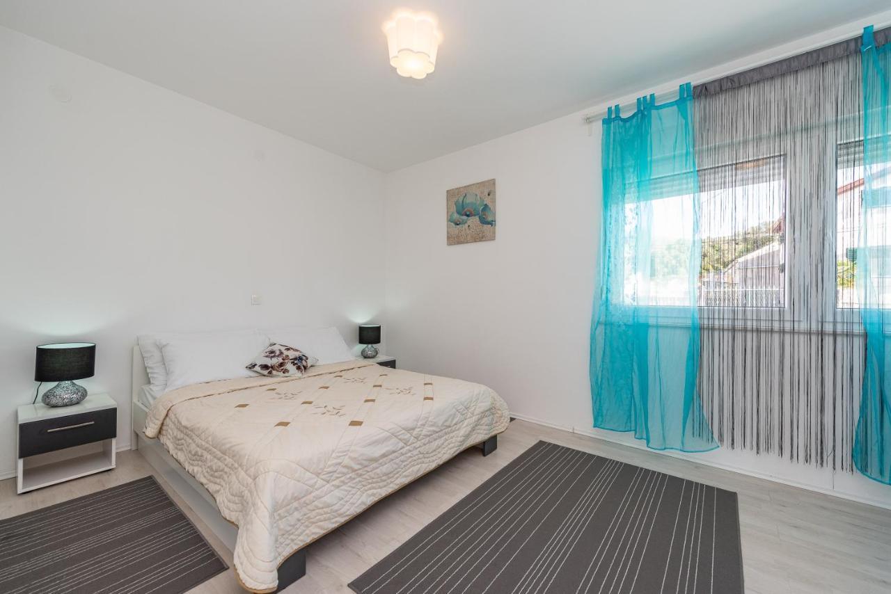 Antonio Apartments Sukošan Extérieur photo