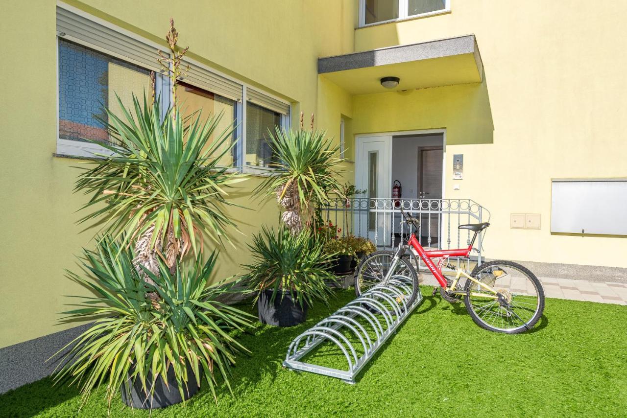 Antonio Apartments Sukošan Extérieur photo